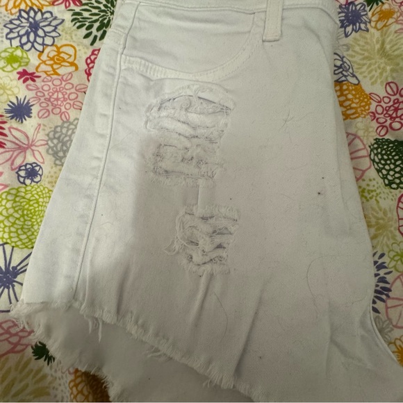 Fashion Nova | distressed white denim shorts | 1X NWT - Picture 4 of 4